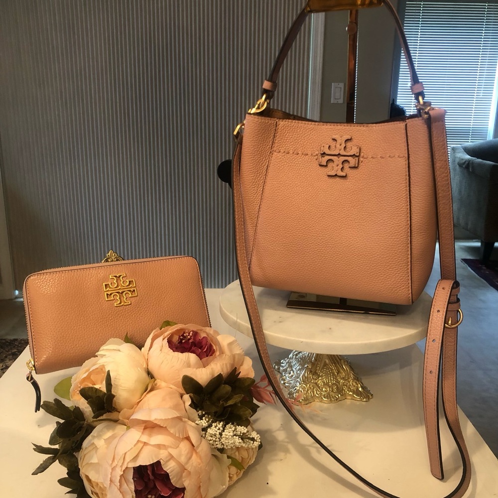 Tory Burch Shoulder Bag with matching wallet